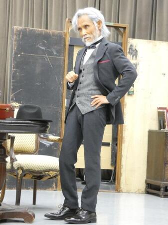 稽古場取材会に登場した片岡鶴太郎