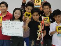 ２０１３年１０月、「コドモ警察」のイベントに出席した（前列左から）本田望結、鈴木福、秋元黎（後列左から）青木勁都、相澤侑我、鏑木海智