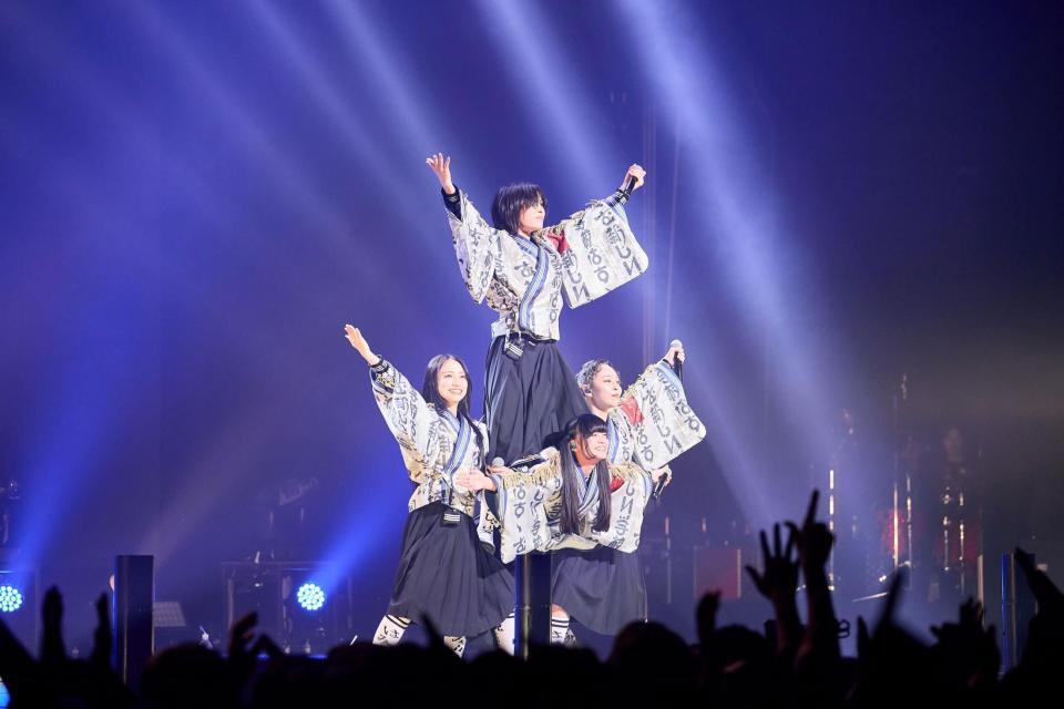 「メタラジ！ＦＥＳ」に出演した新しい学校のリーダーズ