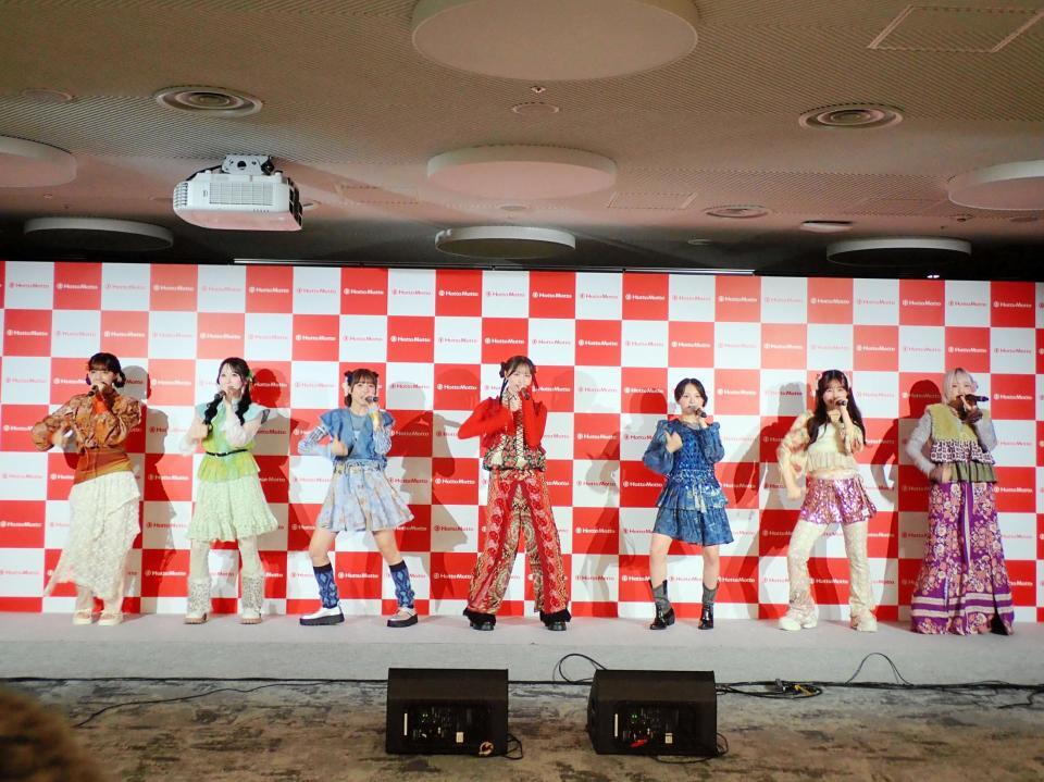 新ＣＭ楽曲「ＨＯＴ！ＳＣＯＯＰ！」を初披露したＣＡＮＤＹ　ＴＵＮＥ