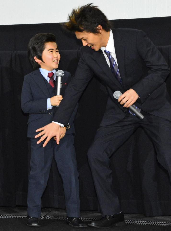 ２０１３年２月、映画「コドモ警察」舞台挨拶で、鈴木福と勝地涼