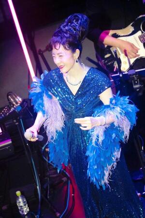 バースデーライブを行った坂本冬美（撮影：田中聖太郎）