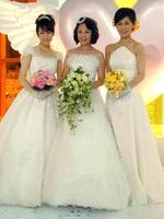 武内絵美、河野明子、堂真理子のテレビ朝日の人気女子３アナが純白のウエディングドレス姿を披露＝２００６年６月