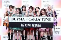 笑顔で手を振るＣＡＮＤＹ　ＴＵＮＥの（左から）南なつ、小川奈々子、福山梨乃、立花琴未、桐原実月、村川緋杏、宮野静（撮影・金田祐二）