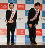 か馬いたちに改名と宣言しスペシャルアンバサダーに就任したかまいたちの（左から）山内健司、濱家隆一（撮影・持木克友）