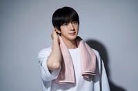 ＣＭ撮影に臨むＪｉｎのメイキングカット