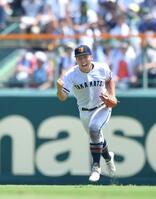 ガッツポーズする高松商・浅野翔吾＝２０２２年８月