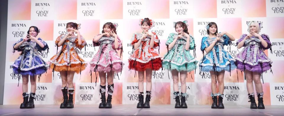 ダンスを披露するＣＡＮＤＹ　ＴＵＮＥ