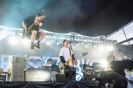 地元・愛知でフリーライブを行った０４　Ｌｉｍｉｔｅｄ　Ｓａｚａｂｙｓ　（撮影・ヤオタケシ）