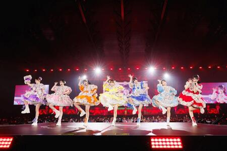 躍動するＳＷＥＥＴ　ＳＴＥＡＤＹの（左から）塩川莉世、栗田なつか、庄司なぎさ、山内咲奈、奥田彩友、音井結衣、白石まゆみ（撮影：ヨシモリユウナ、河村美貴）