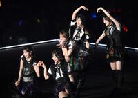 １９期生の（左から）伊藤百花、川村結衣、花田藍衣、奥本カイリ、白鳥沙怜（撮影・堀内翔）