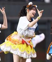 きつねダンスを踊る超ときめき♡宣伝部・菅田愛貴（撮影・中島達哉）