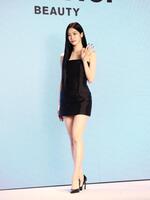 VIDIVICIの日本公式ローンチ発表会にアンバサダーとして出席したLE　SSERAFIMのKAZUHA