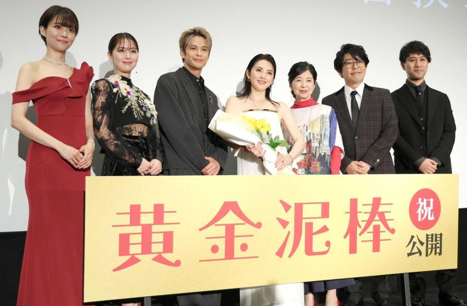 　（左から）中村祐美子、石川恋、森崎ウィン、田中麗奈、宮崎美子、阿諏訪泰義、萱野孝幸監督