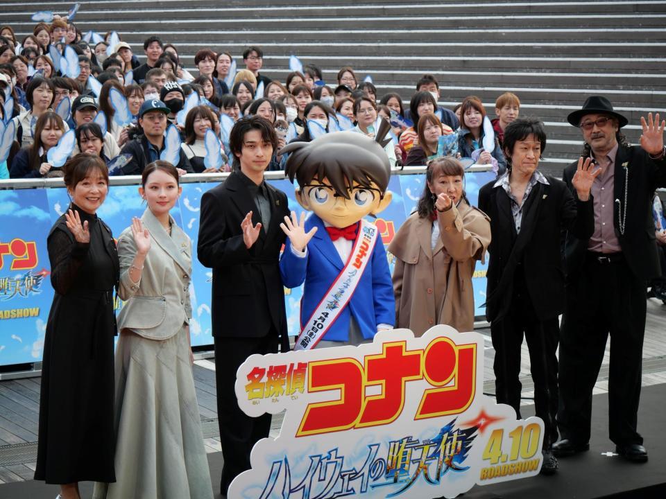 イベントに登場した（左から）日のり子、畑芽育、横浜流星、コナン、高山みなみ、小山力也、大塚明夫