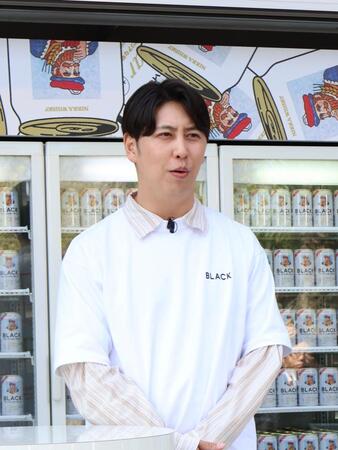 「あなたの知らないブラックニッカ展」オープニングイベントに出席したニューヨークの屋敷裕政