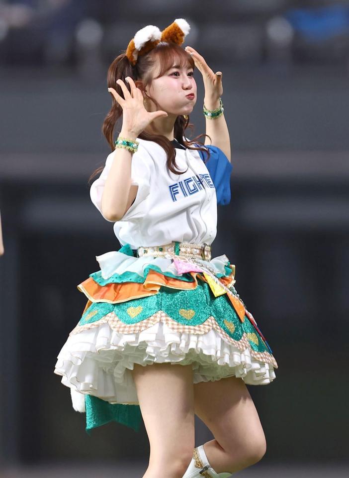 きつねダンスを踊る超ときめき♡宣伝部・吉川ひより＝４日