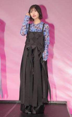 登壇した中西アルノ＝２日