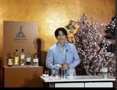 サントリー大阪工場のオープニングセレモニーに登場した町田啓太