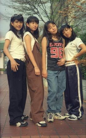 ＳＰＥＥＤ。左から上原多香子、島袋寛子、今井絵理子、新垣仁絵＝１９９６年８月２０日