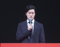 入学式にサプライズゲストとして出席した粗品