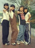 ＳＰＥＥＤ。左から上原多香子、島袋寛子、今井絵理子、新垣仁絵＝１９９６年８月２０日