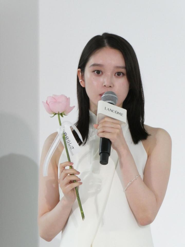 トークを行う高石あかり