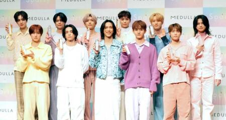 ＩＮＩの（前列左から）尾崎匠海、西洸人、池﨑理人、田島将吾、木村柾哉（後列同）佐野雄大、藤牧京介、髙塚大夢、後藤威尊、許豊凡、松田迅　