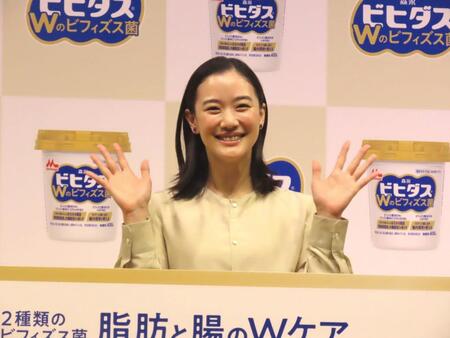 新ＣＭ発表会に出席した蒼井優