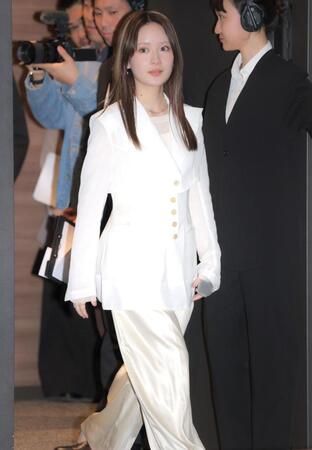 登壇する畑芽育（撮影・吉澤敬太）