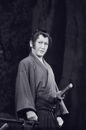 拝一刀を演じる萬屋錦之介さん＝１９７４年６月歌舞伎座（Ｃ）小池一夫　原作・小島剛夕　作画「子連れ狼」　