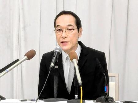 宮崎県知事選出馬会見を行った東国原英夫氏＝宮崎市内