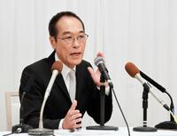記者会見で来年の宮崎県知事選に立候補を表明した東国原英夫氏＝９日午前、宮崎市