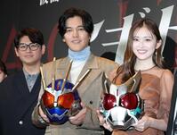 ポーズをとる（右から）ゆうちゃみ、要潤、賀集利樹＝新宿バルト９（撮影・石井剣太郎）