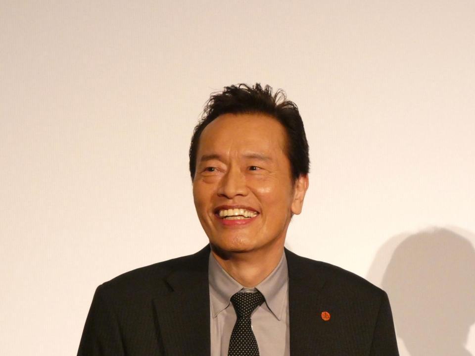 制作発表記者会見に出席した遠藤憲一