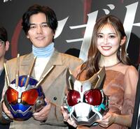 　共演する要潤（左）、ゆうちゃみ（撮影・石井剣太郎）