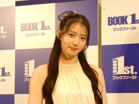 写真集発売記念イベントを行った宮原華音