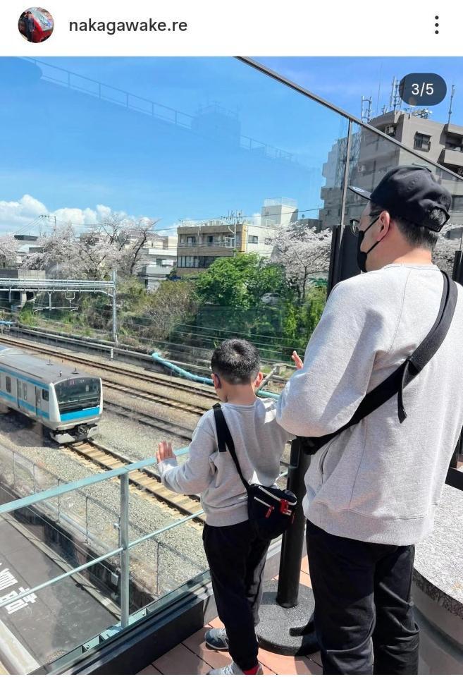 中川家・礼二のインスタグラム＠ｎａｋａｇａｗａｋｅ．ｒｅ（４月１０日付）より 