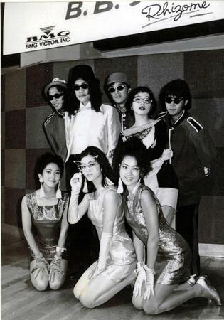 Ｂ．Ｂ．クィーンズ（１９９０年）。前列中央が宇徳敬子