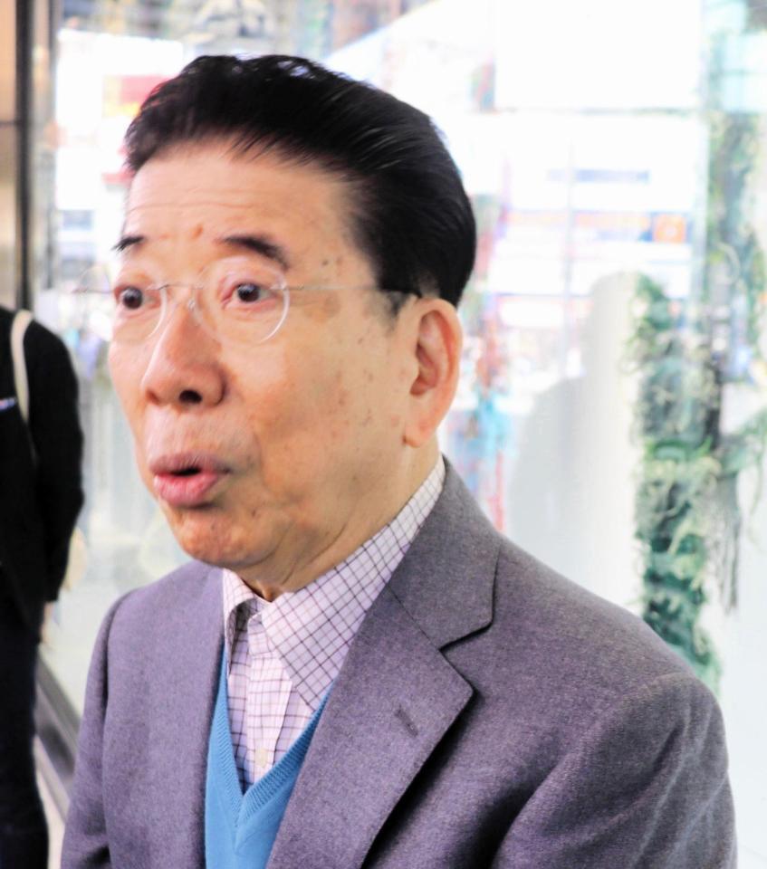 大きな目を真っ赤にし、涙を浮かべた西川きよし