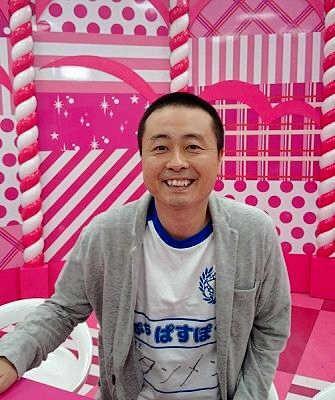 急性膵炎による入院から復帰してややほっそりした河本準一＝２０１５年