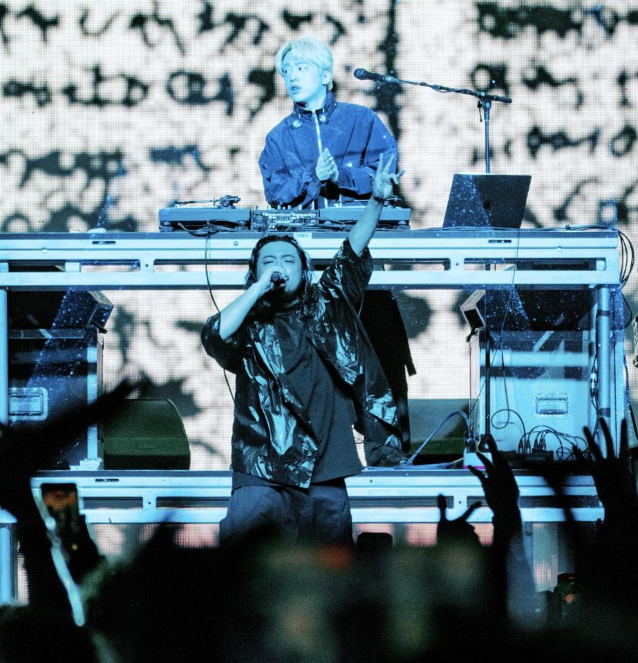 　観客を熱狂させるＣｒｅｅｐｙ　Ｎｕｔｓ（撮影・Ｈｉｒｏｙａ　Ｂｒｉａｎ）