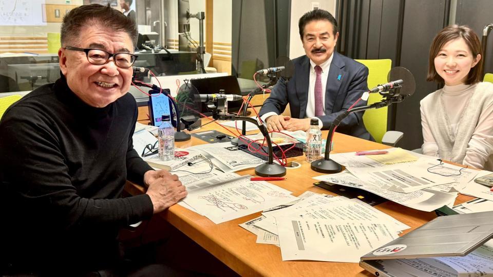 ラジオで共演した（左から）生島ヒロシ、佐藤正久氏、松永安奈アナウンサー