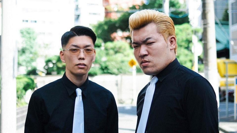 共犯者の国京（左）と洋平さん