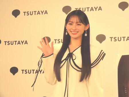 初の写真集を発売した乃木坂46の川﨑桜