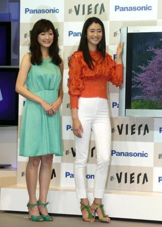 ２００９年２月、小雪（右）と綾瀬はるか