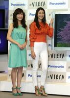 ２００９年２月、小雪（右）と綾瀬はるか