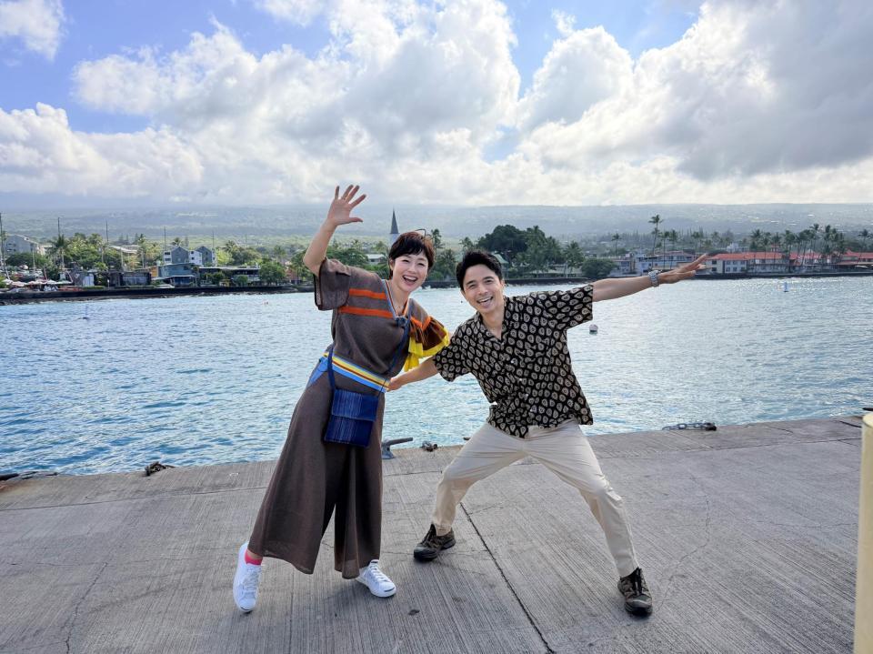 ８年ぶりにタッグ復活となった有働由美子（左）と井ノ原快彦