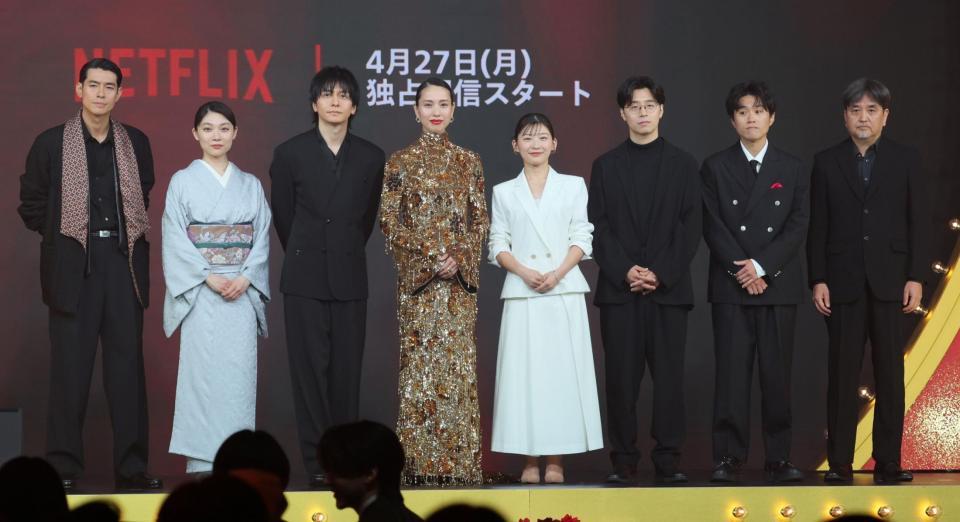 （左から）中島歩、三浦透子、生田斗真、戸田恵梨香、伊藤沙莉、田村健太郎、細川岳、瀧本智行監督（撮影・棚橋慶太）