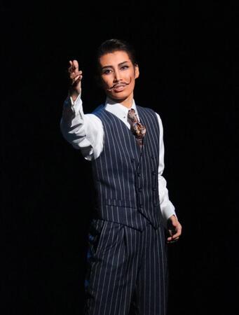 宝塚雪組「DayDream Dali」主演した瀬央ゆりあ